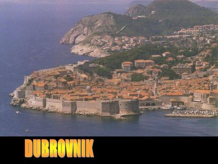 Dubrovnik es una ciudad costera de la actual Croacia ubicada en el sur de la región de Dalmacia. Tiene una población (2001) de 43.770 habitantes. Es.