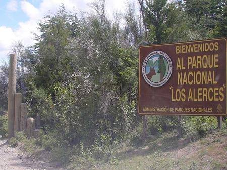 El Parque Nacional Los Alerces es un gran área protegida que se encuentra en la Provincia del Chubut,Argentina. Abraza al Lago Futalaufquen, el río.