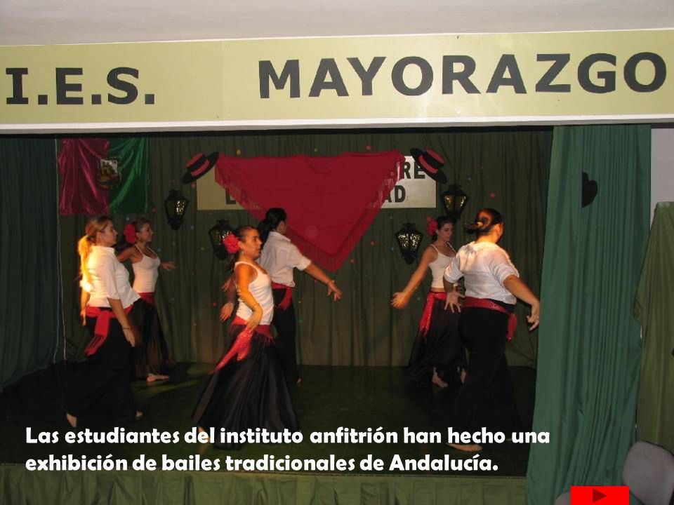 Las estudiantes del instituto anfitrión han hecho una exhibición de bailes tradicionales de Andalucía.