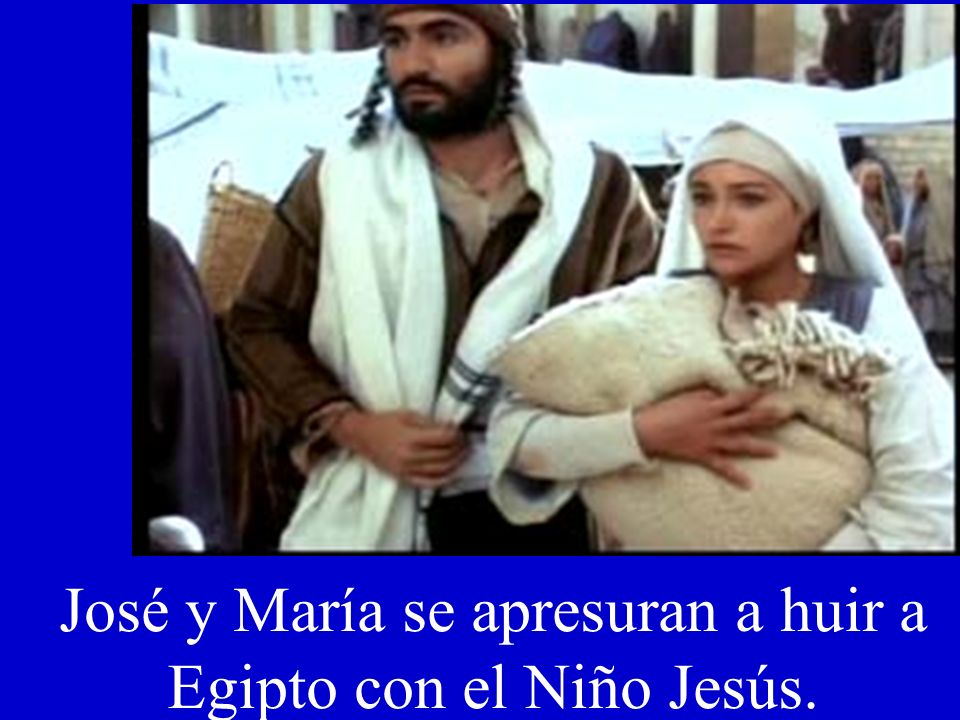José y María se apresuran a huir a Egipto con el Niño Jesús.