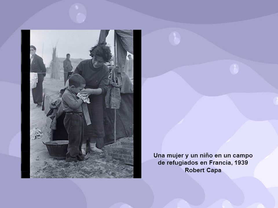 Una mujer y un niño en un campo de refugiados en Francia, 1939 Robert Capa