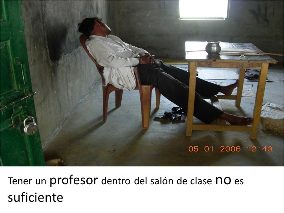 Tener un profesor dentro del salón de clase no es suficiente