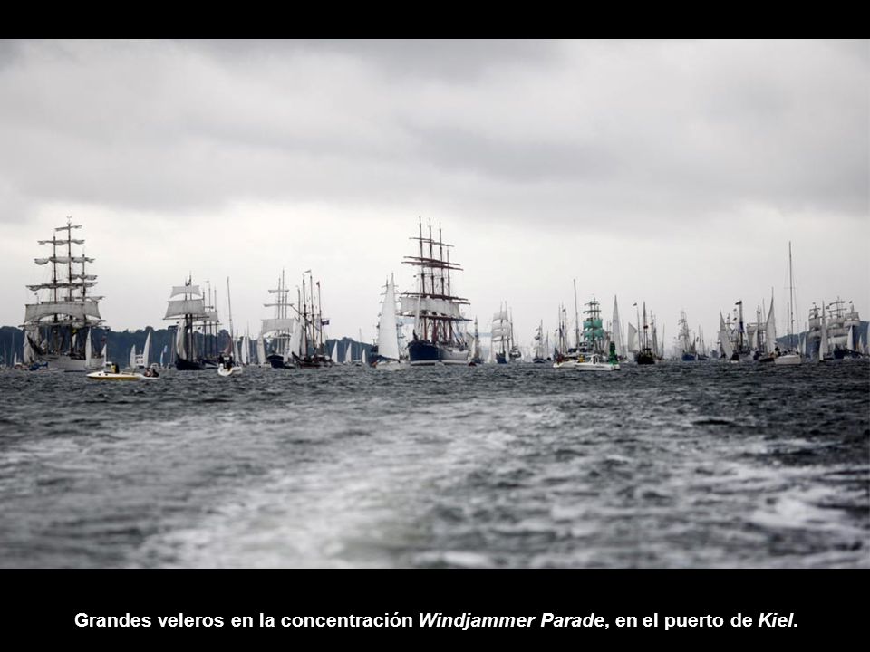 Grandes veleros en la concentración Windjammer Parade, en el puerto de Kiel.