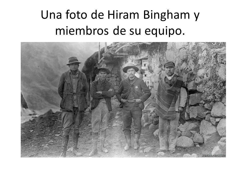 Una foto de Hiram Bingham y miembros de su equipo.