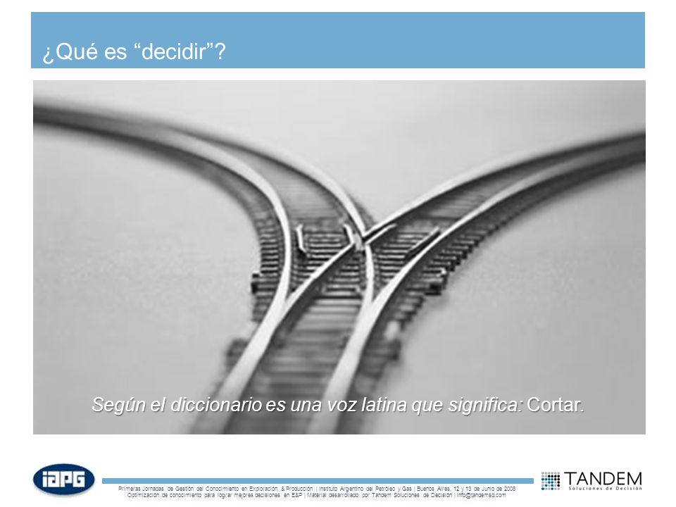 Según el diccionario es una voz latina que significa: Cortar.