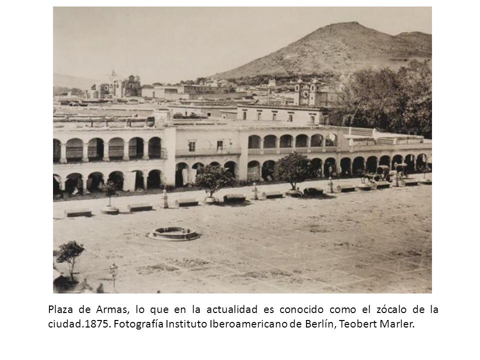 Plaza de Armas, lo que en la actualidad es conocido como el zócalo de la ciudad.1875.