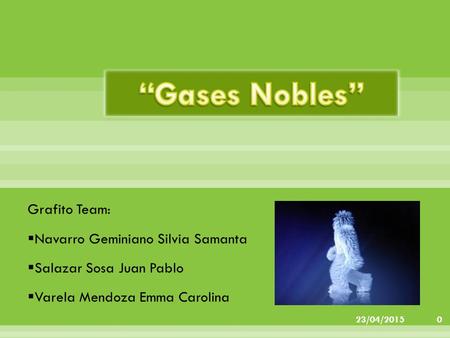 Gases nobles El primero en aislar uno de los gases nobles fue el científico inglés Sir Henry Cavendish. Sujetó una muestra de nitrógeno atmosférico a repetidas.