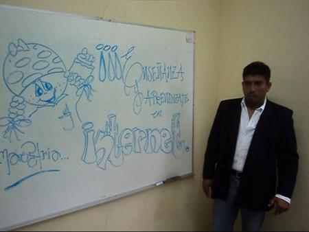 ENSEÑANZA Y APRENDIZAJE EN INTERNET NUEVOS ESQUEMAS PEDAGOGICOS PARA LA EDUCACION EN LINEA.
