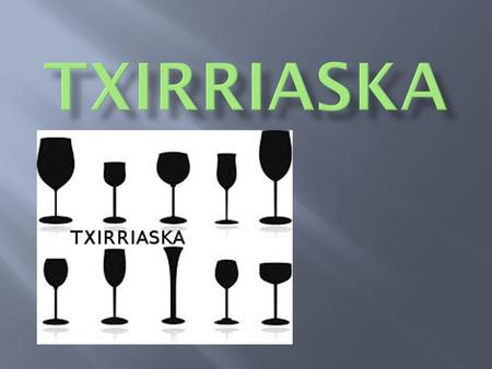 Azkoitiko irudi diren,bertan ekoizten diren, pastel gozo- gozoak. Edozein momentu goxatuko dituzte beraien zapore nahastezin zoragarriarekin. Los macarrones.