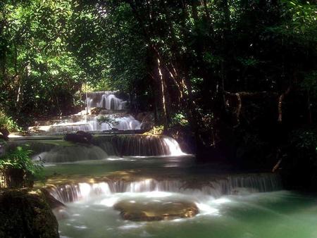 Observa las cascadas ....