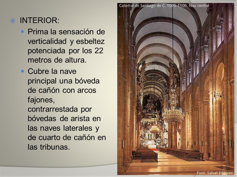 INTERIOR: Prima la sensación de verticalidad y esbeltez potenciada por los 22 metros de altura.