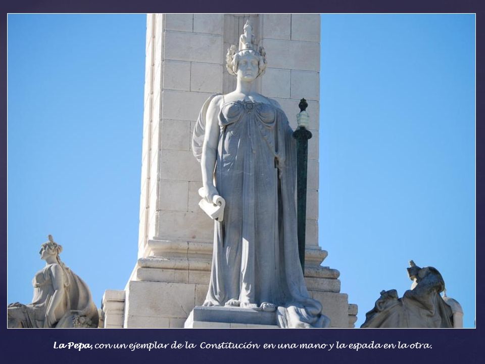 La Pepa, con un ejemplar de la Constitución en una mano y la espada en la otra.
