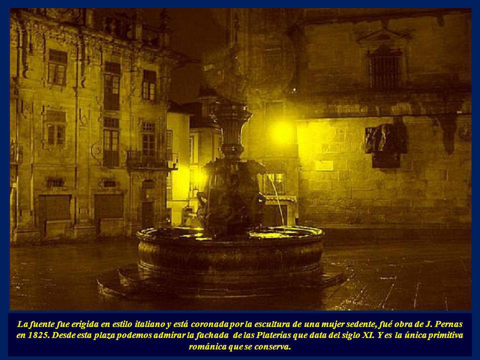 La fuente fue erigida en estilo italiano y está coronada por la escultura de una mujer sedente, fué obra de J.