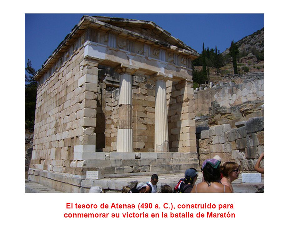 El tesoro de Atenas (490 a. C.), construido para conmemorar su victoria en la batalla de Maratón