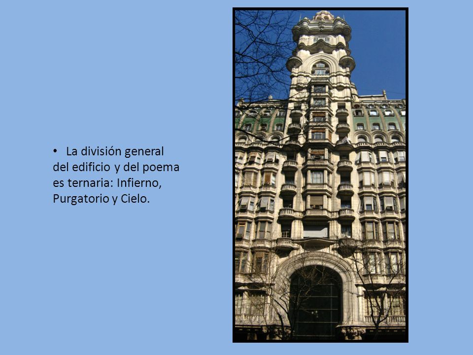 La división general del edificio y del poema es ternaria: Infierno, Purgatorio y Cielo.