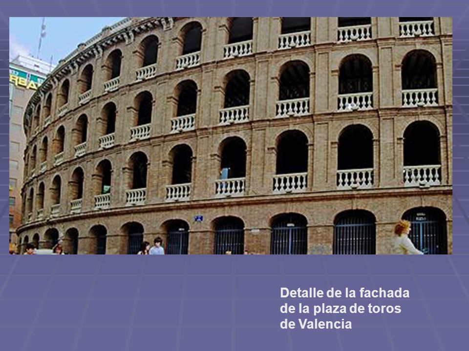 Detalle de la fachada de la plaza de toros de Valencia
