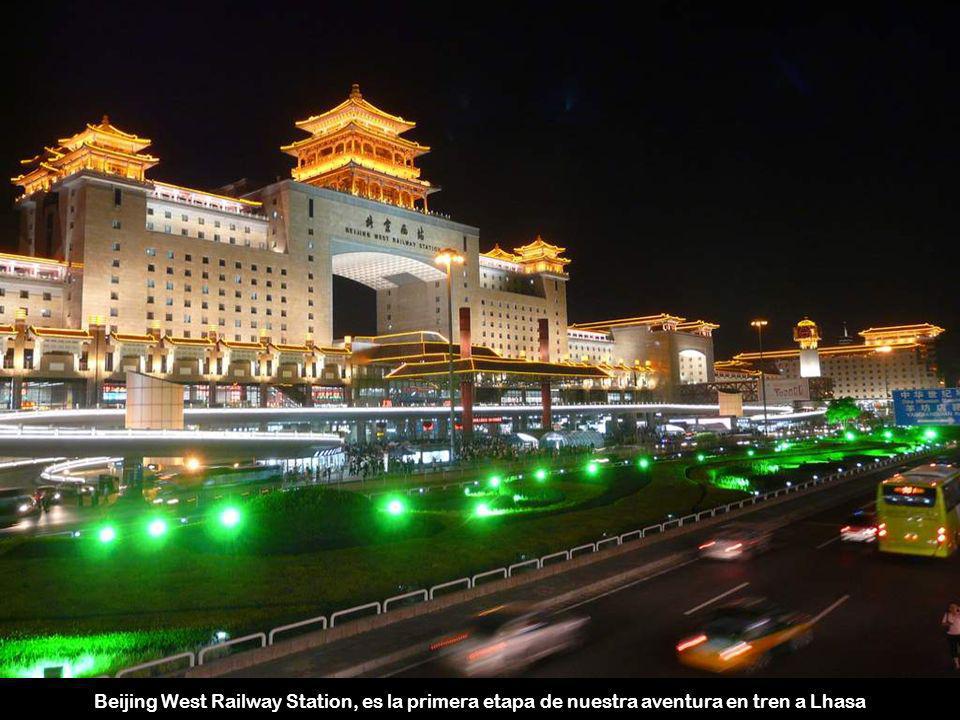 Beijing West Railway Station, es la primera etapa de nuestra aventura en tren a Lhasa