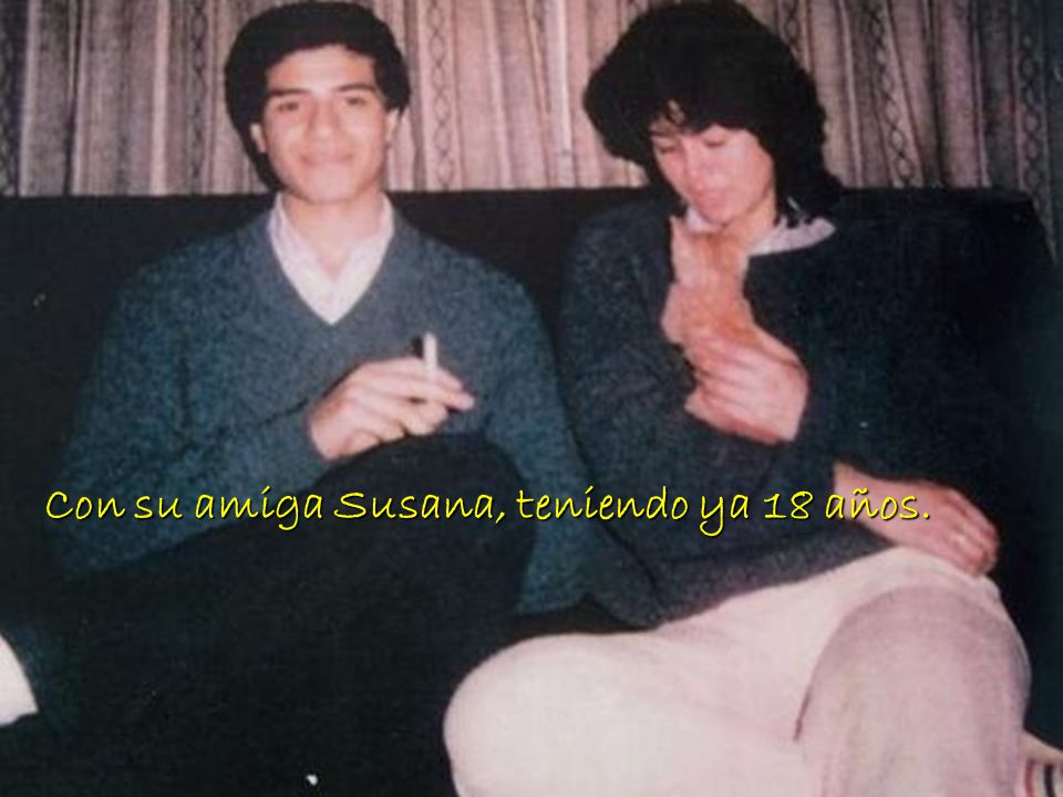 foto foto foto Con su amiga Susana, teniendo ya 18 años.