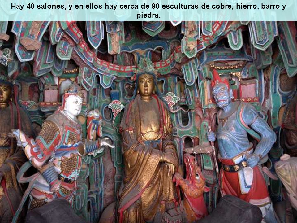 Hay 40 salones, y en ellos hay cerca de 80 esculturas de cobre, hierro, barro y piedra.