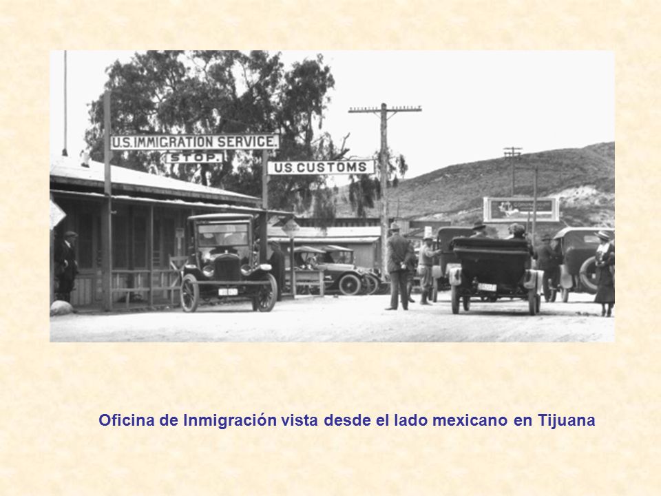 Oficina de Inmigración vista desde el lado mexicano en Tijuana