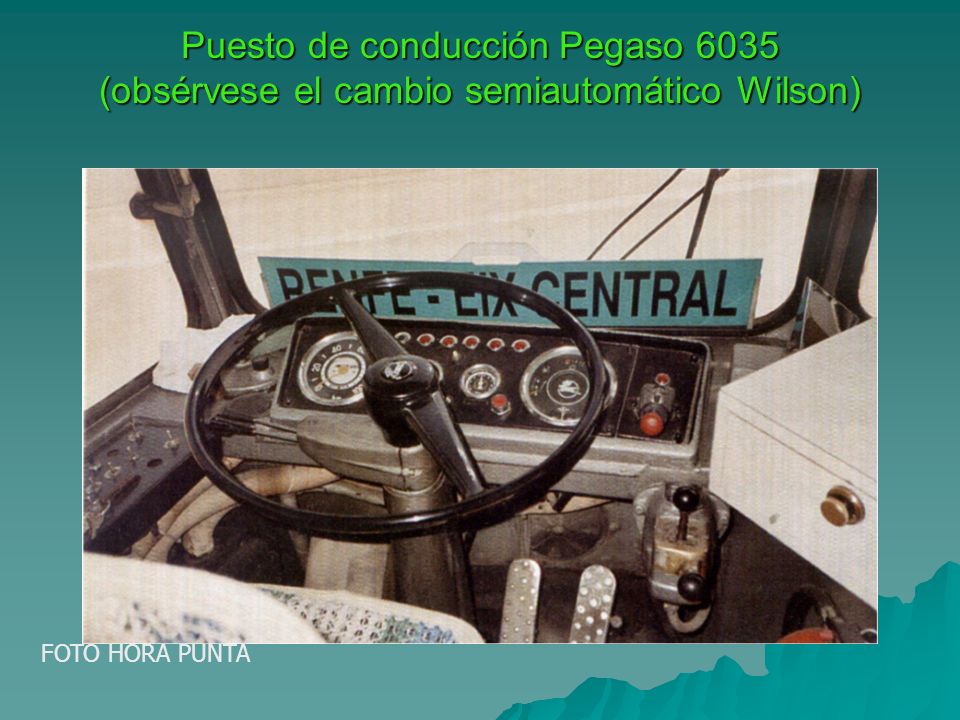 Puesto de conducción Pegaso 6035 (obsérvese el cambio semiautomático Wilson)