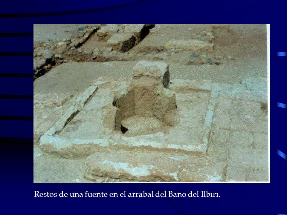 Restos de una fuente en el arrabal del Baño del Ilbiri.