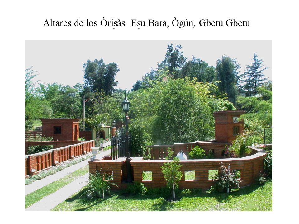 Altares de los Òrisàs. Esu Bara, Ògún, Gbetu Gbetu