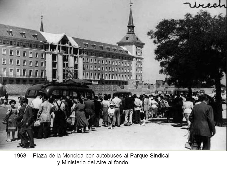 1963 – Plaza de la Moncloa con autobuses al Parque Sindical
