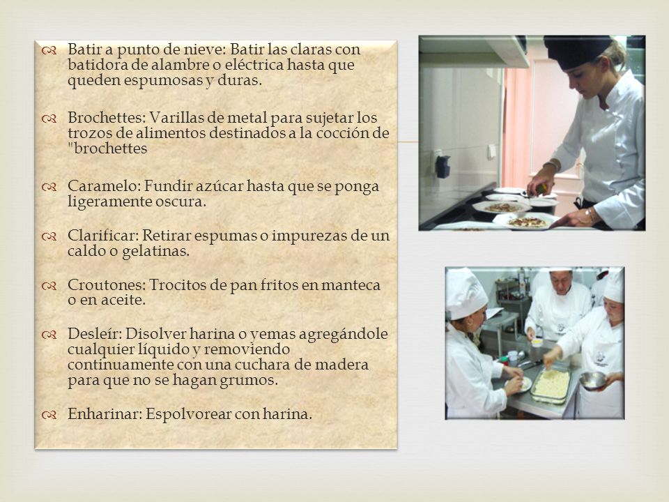 Batir a punto de nieve: Batir las claras con batidora de alambre o eléctrica hasta que queden espumosas y duras.