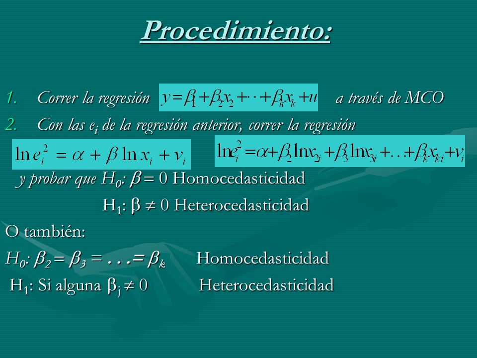 Procedimiento: Correr la regresión a través de MCO