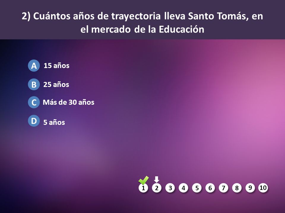 2) Cuántos años de trayectoria lleva Santo Tomás, en el mercado de la Educación