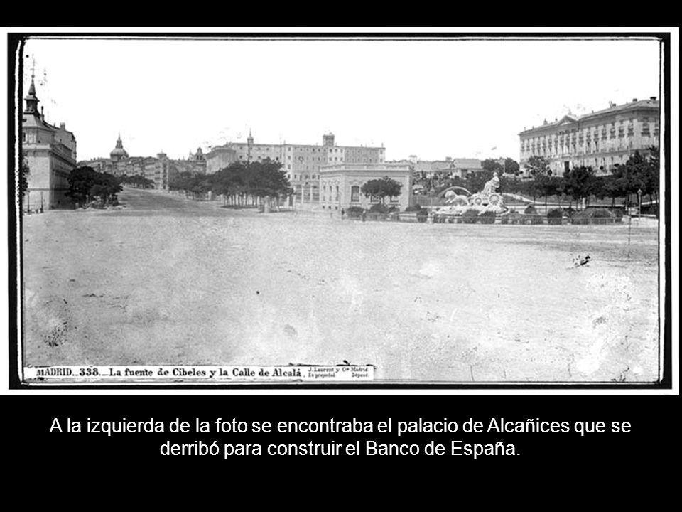 A la izquierda de la foto se encontraba el palacio de Alcañices que se derribó para construir el Banco de España.