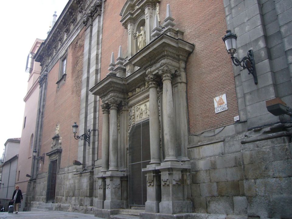 Iglesia de San Andrés Es una de las parroquias más antigua de Madrid, la primitiva iglesia data del siglo XII.