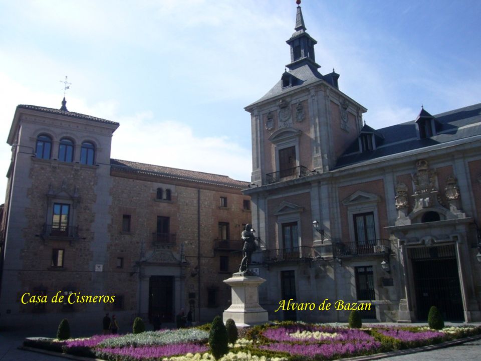 Plaza de la Villa Ayuntamiento.