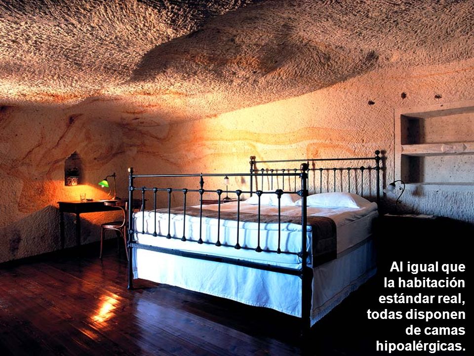 Al igual que la habitación estándar real, todas disponen de camas hipoalérgicas.