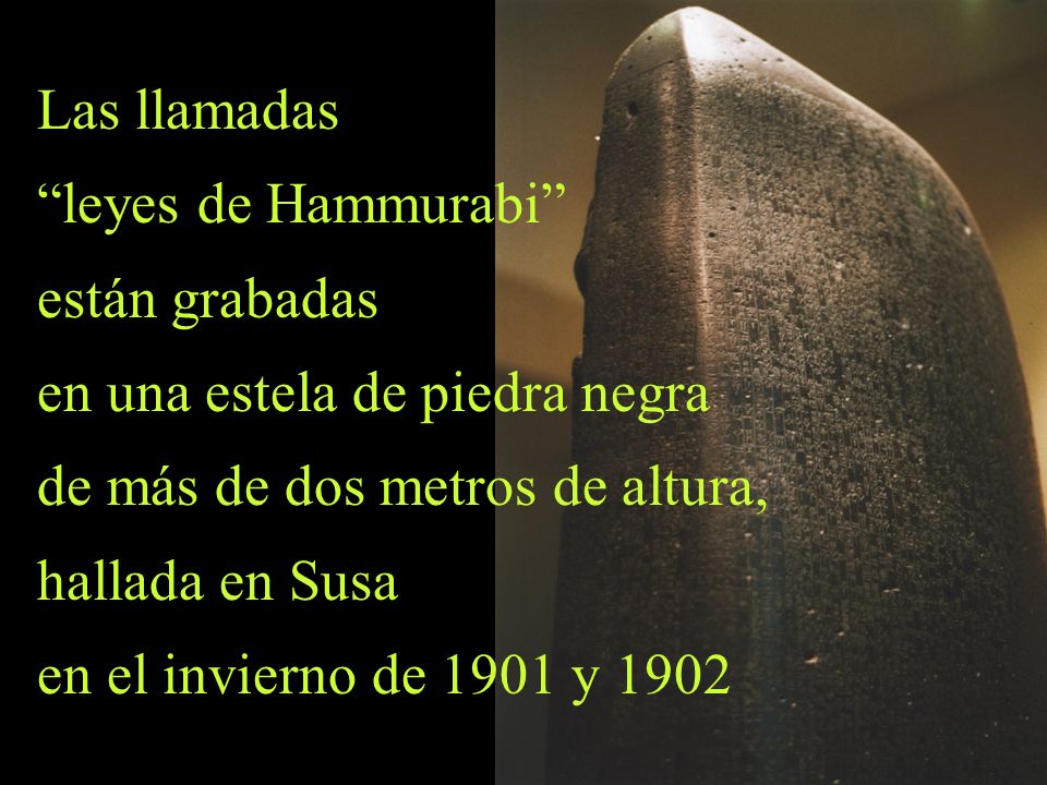 en una estela de piedra negra de más de dos metros de altura,