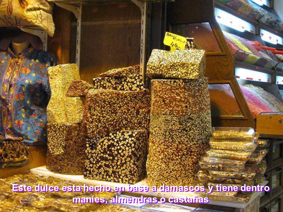 Este dulce esta hecho en base a damascos y tiene dentro maníes, almendras o castañas