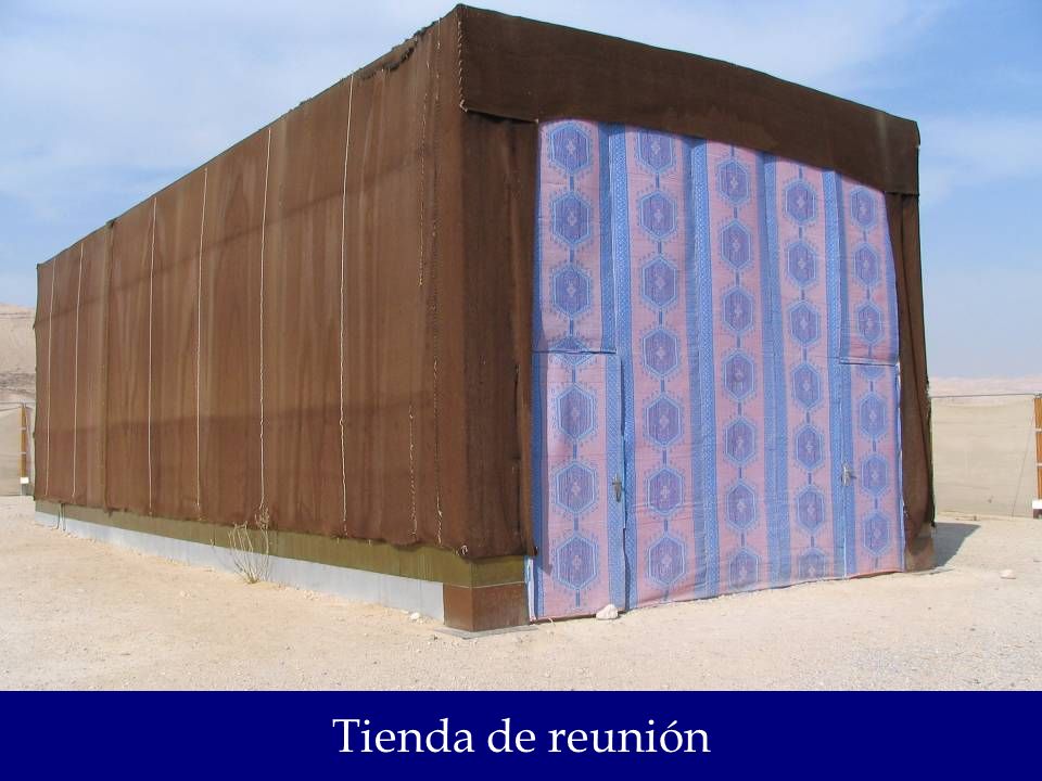 Este es el lugar que alberga el lugar santo y el lugar santísimo, tras de esas cortinas se encuentran más misterios que nos invitan a conocer a Dios de una forma más profunda.