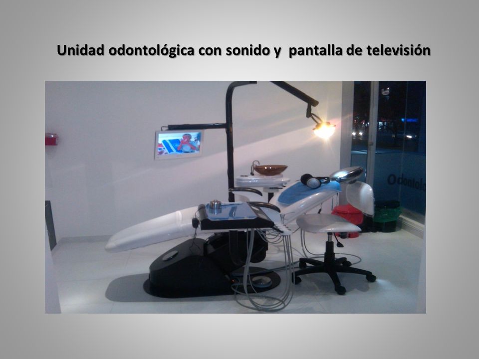 Unidad odontológica con sonido y pantalla de televisión