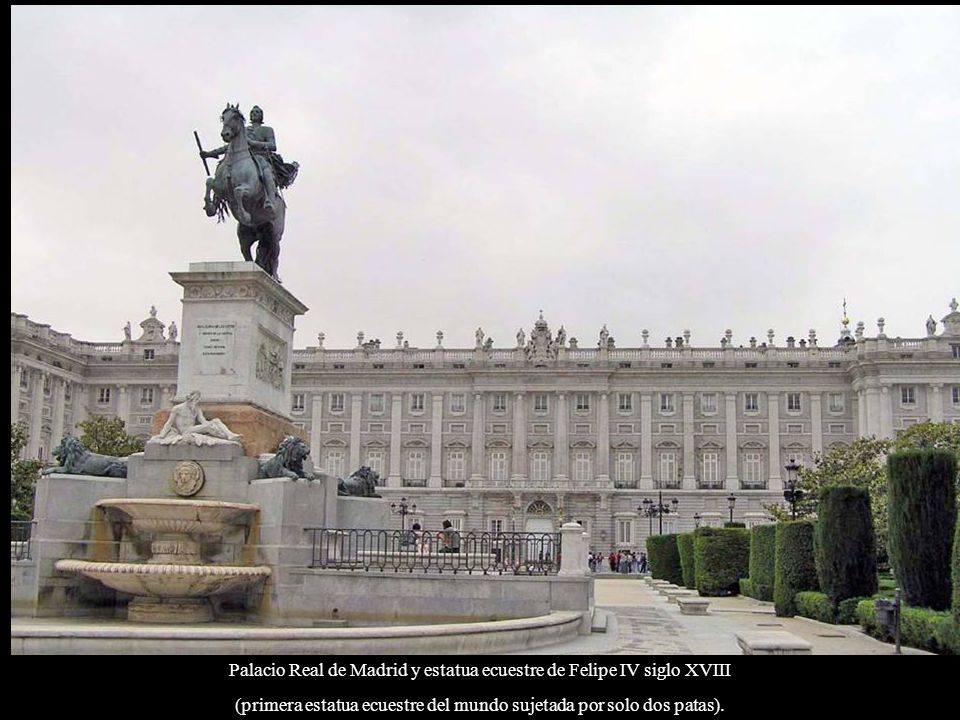 Palacio Real de Madrid y estatua ecuestre de Felipe IV siglo XVIII