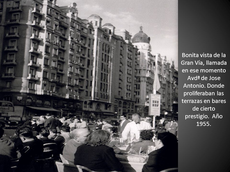 Bonita vista de la Gran Vía, llamada en ese momento Avdª de Jose Antonio.