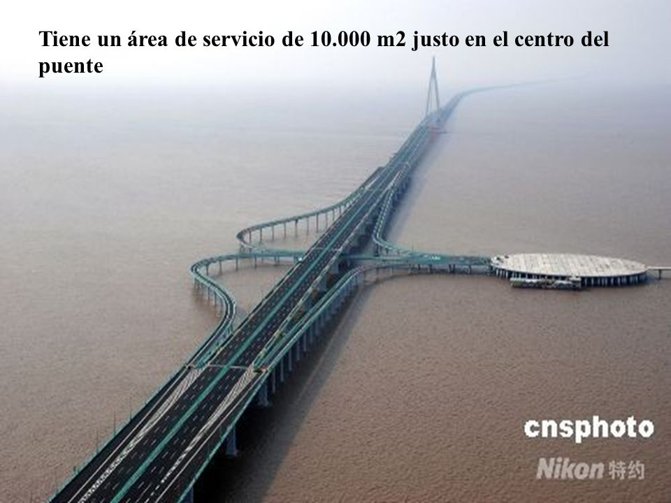 Tiene un área de servicio de m2 justo en el centro del puente