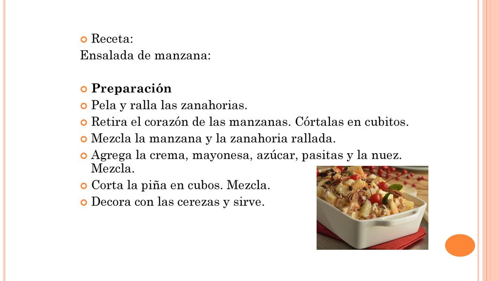 Receta: Ensalada de manzana: Preparación. Pela y ralla las zanahorias. Retira el corazón de las manzanas. Córtalas en cubitos.