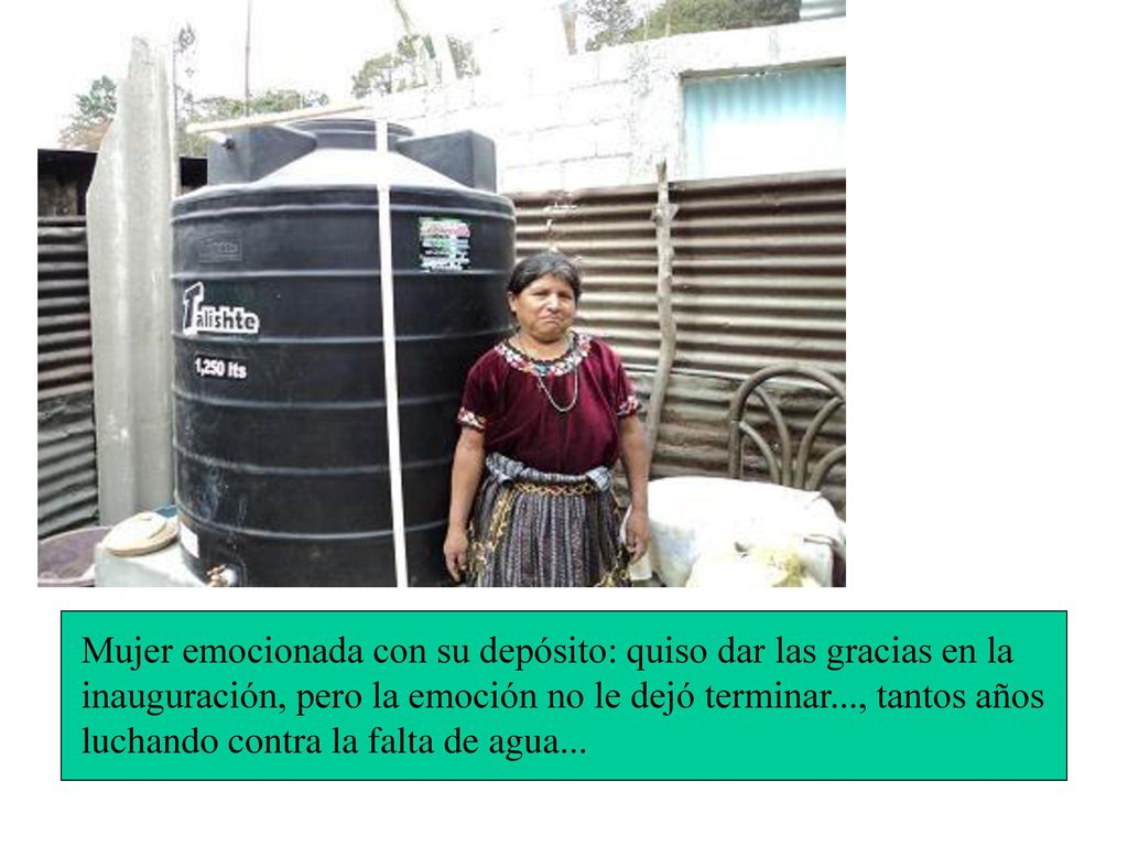 Mujer emocionada con su depósito: quiso dar las gracias en la