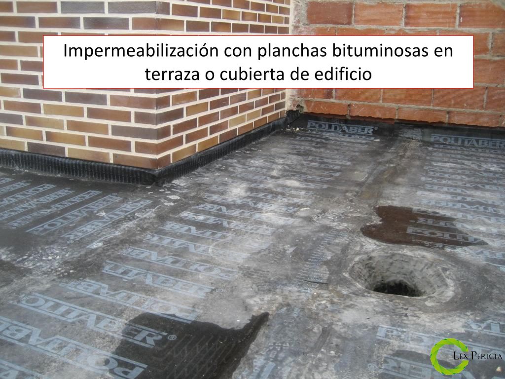 Impermeabilización con planchas bituminosas en terraza o cubierta de edificio