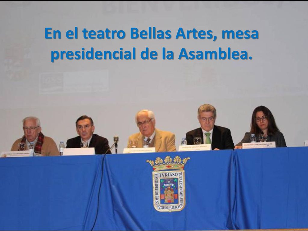 En el teatro Bellas Artes, mesa presidencial de la Asamblea.
