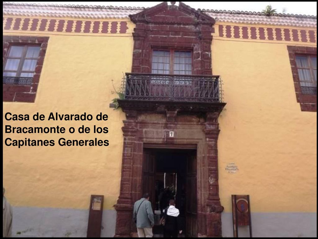 Casa de Alvarado de Bracamonte o de los Capitanes Generales