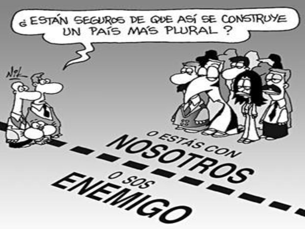Anotemos pues que el intento primario del pluralismo es asegurar la paz intercultural, no fomentar una hostilidad entre culturas .