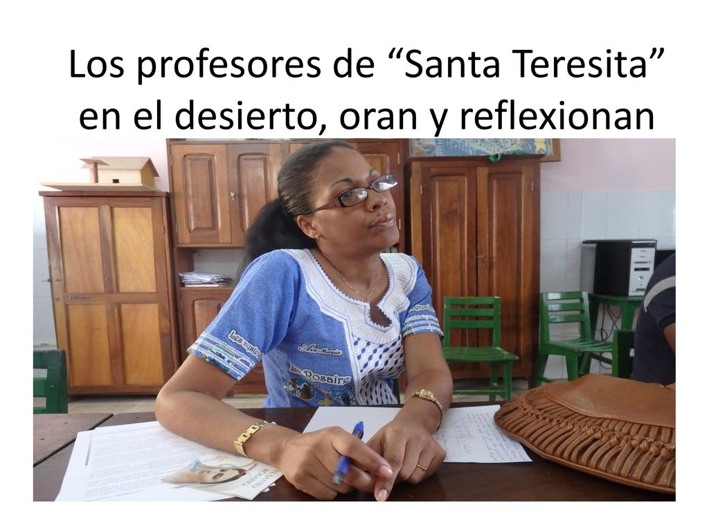 Los profesores de Santa Teresita en el desierto, oran y reflexionan