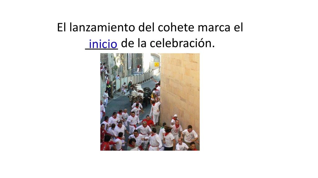 El lanzamiento del cohete marca el _____ de la celebración.